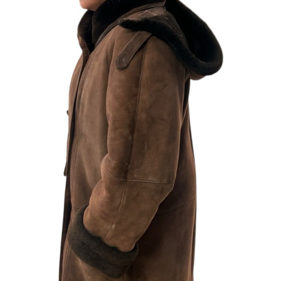 Vintage Brown Sheepskin Coat with Removable Hood - Picture 10 of 11